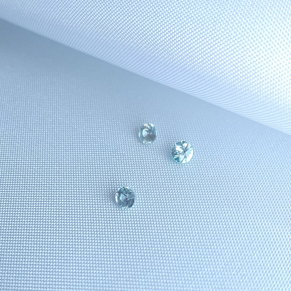 宝石質ブルー・ジルコン・純銀ピアス（片耳）【 SOL4-P ( SV ) 】 4枚目の画像
