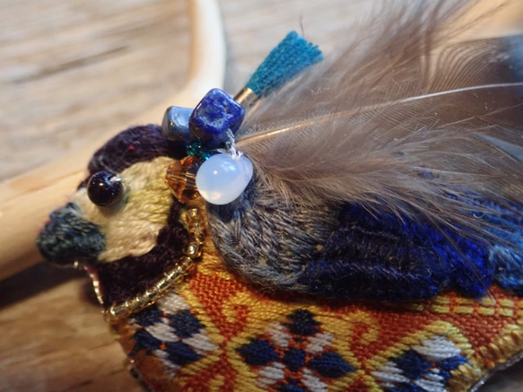 刺繍小鳥ブローチ「ヤマガラ」 2枚目の画像