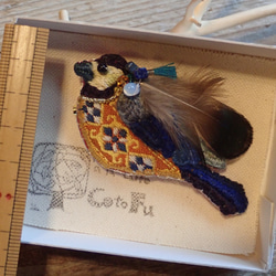 刺繍小鳥ブローチ「ヤマガラ」 6枚目の画像