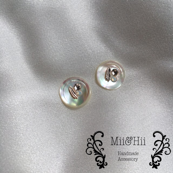 Round Shell pierce & earrings (feather stone) / (star fish) 2枚目の画像