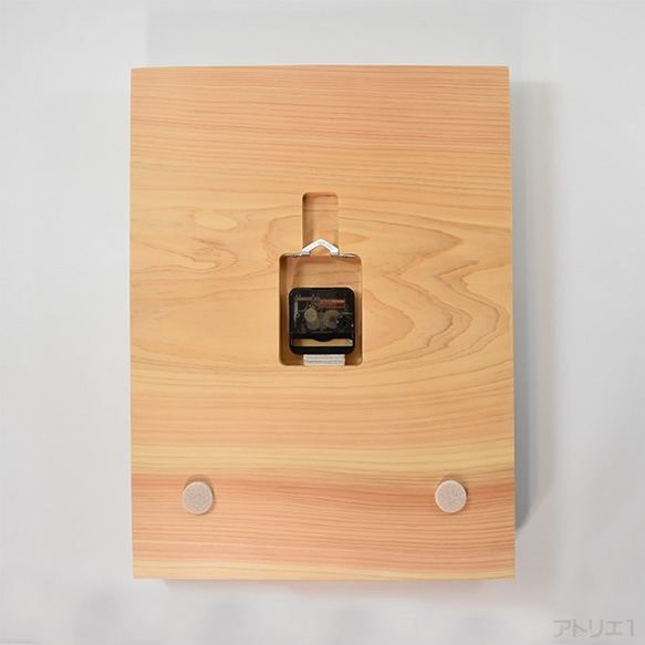 「送料無料」檜の香り豊かで、薄いピンク色の美しい天然檜の大きな掛け時計【クオーツ時計】 3枚目の画像
