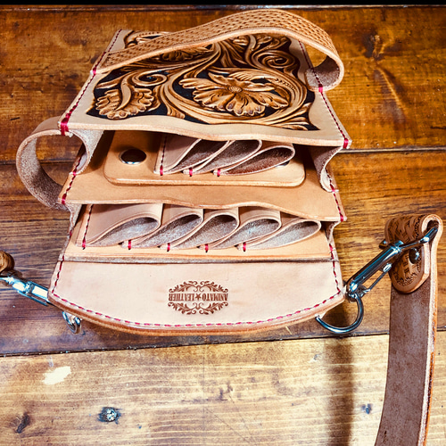 手彫り革小物　カービングシザーケース 手彫り革小物 カービングシザーケース - メルカリ