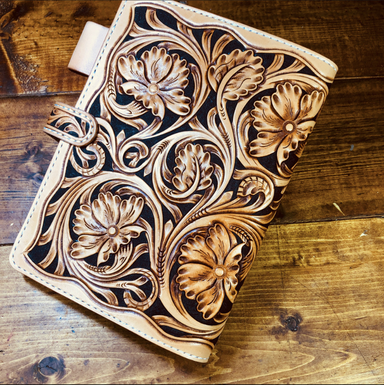 1点のみ オリジナルカービングK2デザイン可愛いカービングピアス