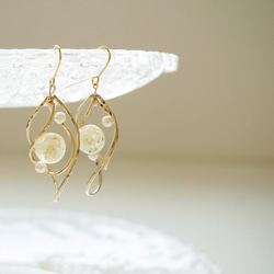 【人気No.1】かすみ草とツインリングのパールピアス/イヤリング 2枚目の画像