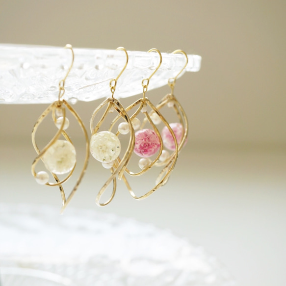 【人気No.1】かすみ草とツインリングのパールピアス/イヤリング 4枚目の画像