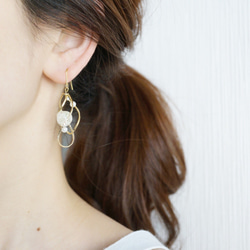 【人気No.1】かすみ草とツインリングのパールピアス/イヤリング 6枚目の画像