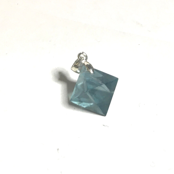 SV925 手磨きフローライト八面体ネックレス(小)☆青緑  HNS014 1枚目の画像