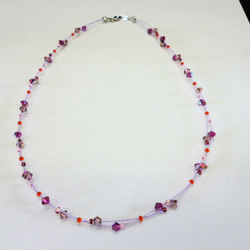 カラーテグス、スワロ×丸小ビーズネックレス（紫×赤） 3枚目の画像