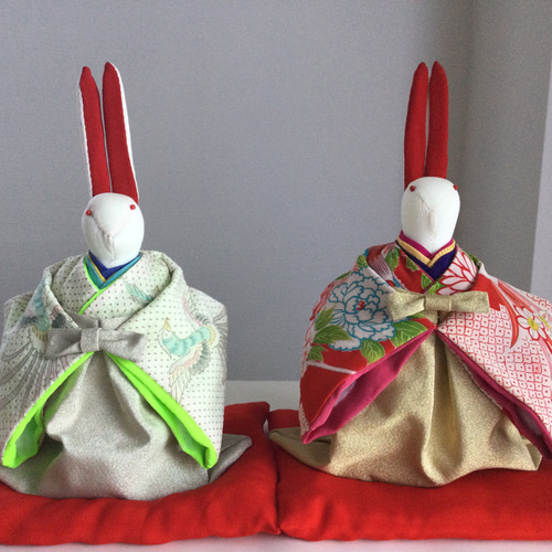 ちりめん うさぎのお雛様(大) 【１】座布団(赤)付き うさぎのお雛様(大) 1 座布団(赤)付き ちりめん ひな人形・雛飾り