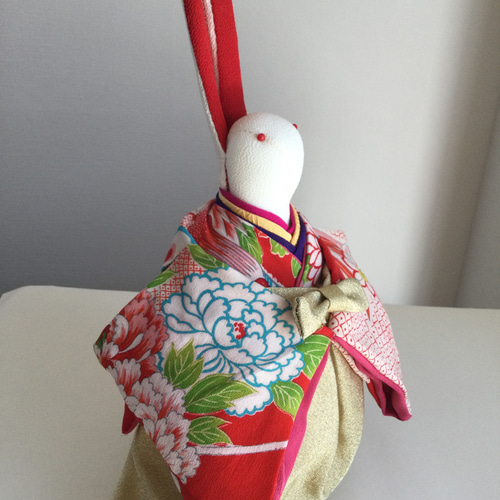 うさぎのお雛様(大) 1 座布団(赤)付き ちりめん ひな人形・雛飾り