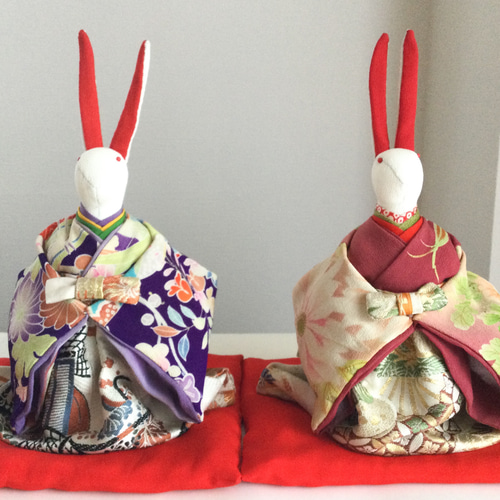 ちりめん うさぎのお雛様(大) 【３】座布団(赤)付き うさぎのお雛様(大) 3 座布団(赤)付き ちりめん ひな人形・雛飾り