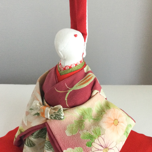 うさぎのお雛様(大) 3 座布団(赤)付き ちりめん ひな人形・雛飾り