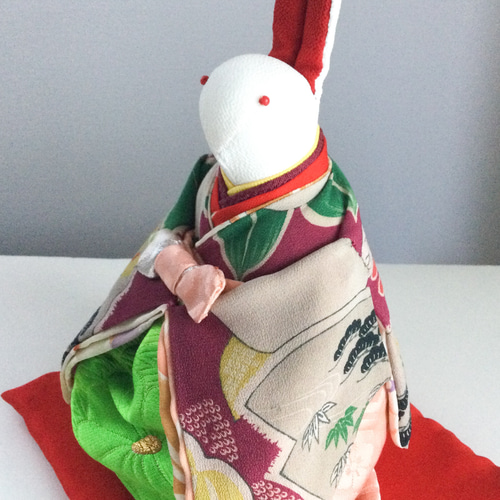 ちりめん うさぎのお雛様(大) 【４】座布団(赤)付き うさぎのお雛様(大) 4 座布団(赤)付き ちりめん ひな人形・雛飾り