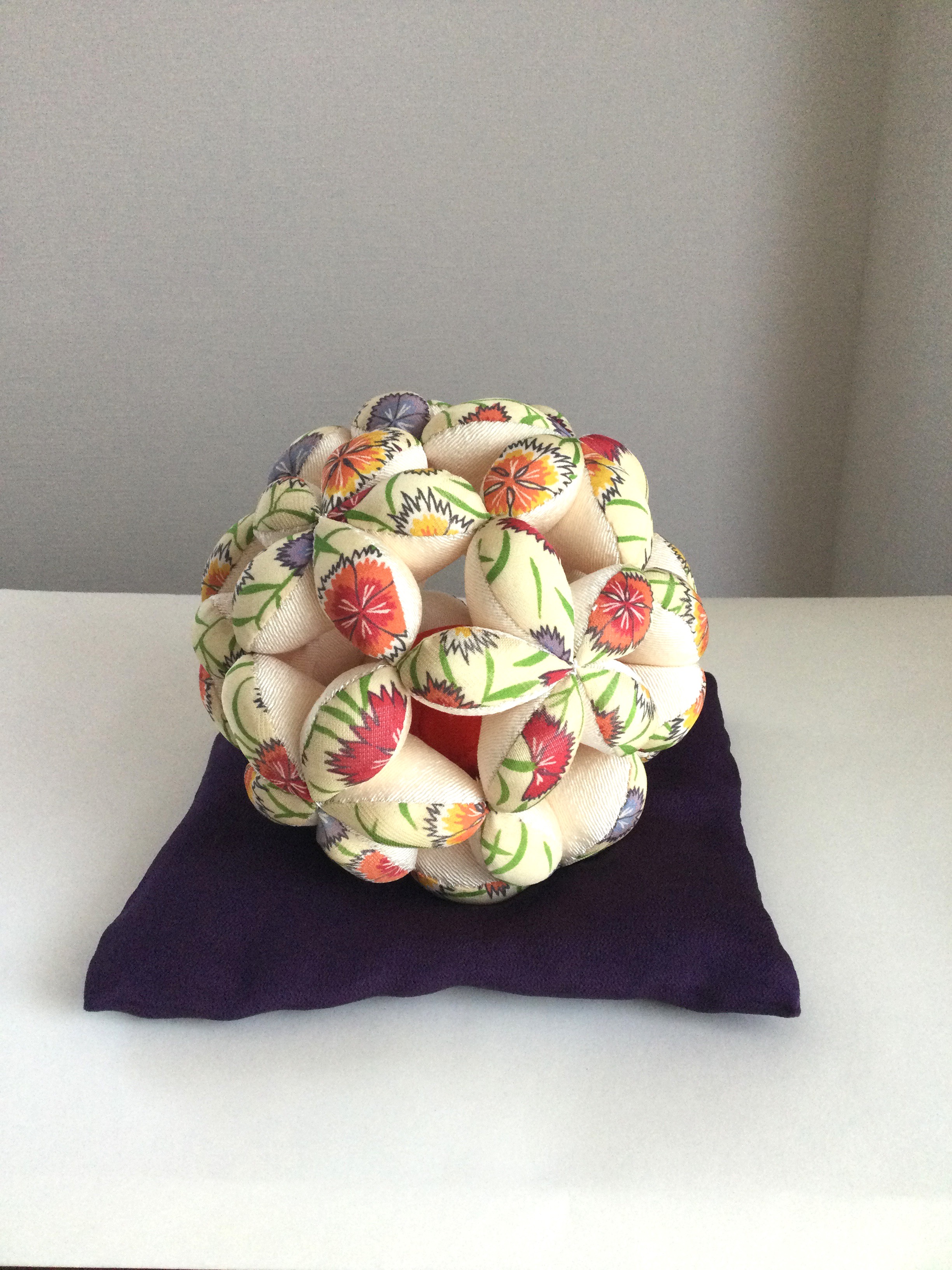 変わり七宝まり 2  座布団付き　ちりめん