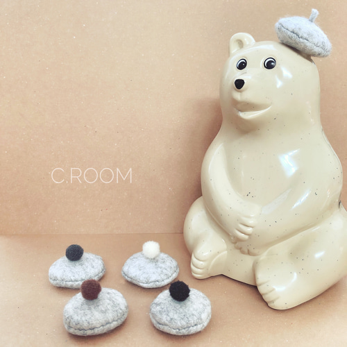 しろくま貯金箱】ベレー帽 ライトグレー その他インテリア雑貨 C