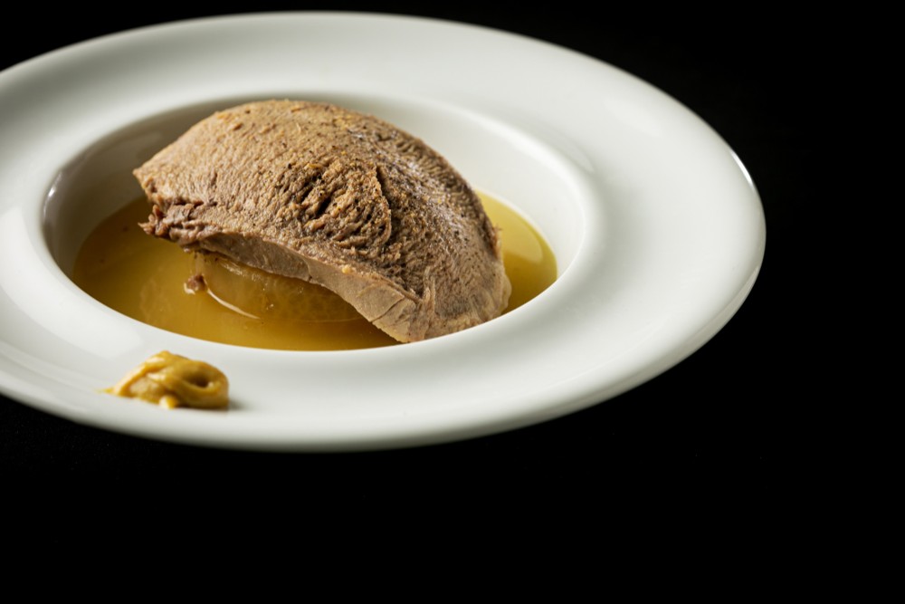 職人の茹で牛タン　5㍶