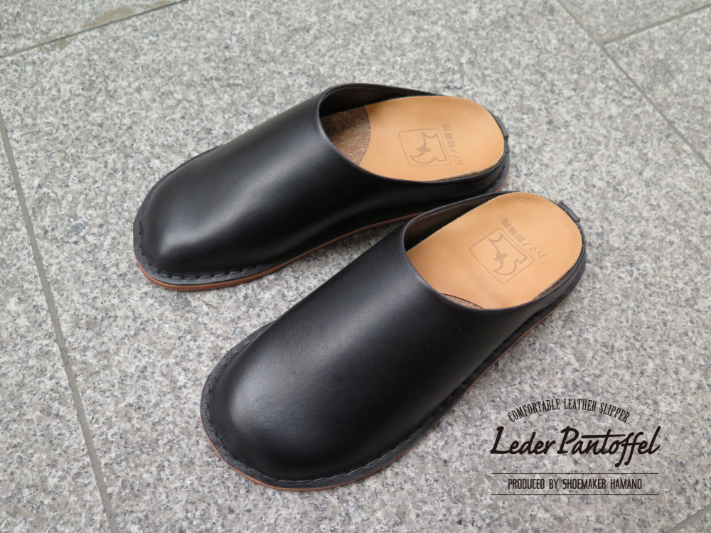 レーダーパントフェル（ドイツ語で革のスリッパ）：黒　※内側の革の色はベージュになります