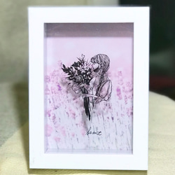 切り絵 背景選択可　ハガキサイズ「花束と女性」花　女性　インテリア　プレゼント 3枚目の画像