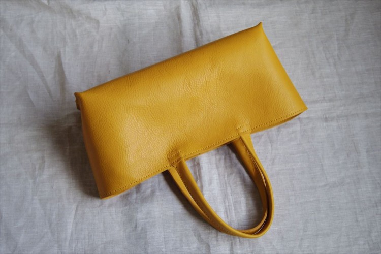 【受注生産】イタリア製牛革のしっかり横長トートバッグ（黄色・Ｌ）