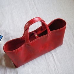 【受注生産】ラクダ革の横長トートバッグ（赤色・Ｍ） 2枚目の画像