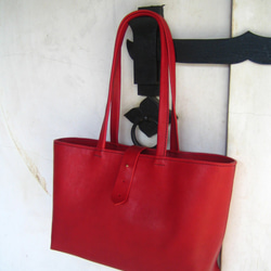 【ake様オーダー品】赤色のしっかりＡ４トートバッグ（肩掛け） 2枚目の画像