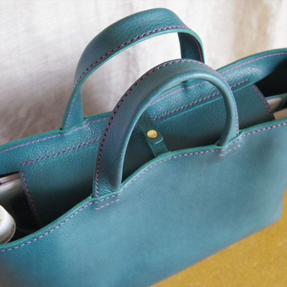 【yukisan様オーダー品】イタリア製オイルドレザーのＡ４ブリーフトートバッグ（手持ち） 3枚目の画像