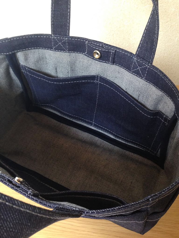 “盒子手提袋”水平尺寸牛仔手提包，岡山縣小島生產牛仔 第6張的照片