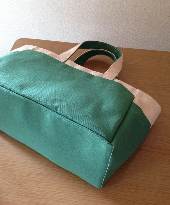 “盒子手提袋”水平尺寸“未漂白×葉綠”帆布手提袋帆布倉敷市第8號 第10張的照片