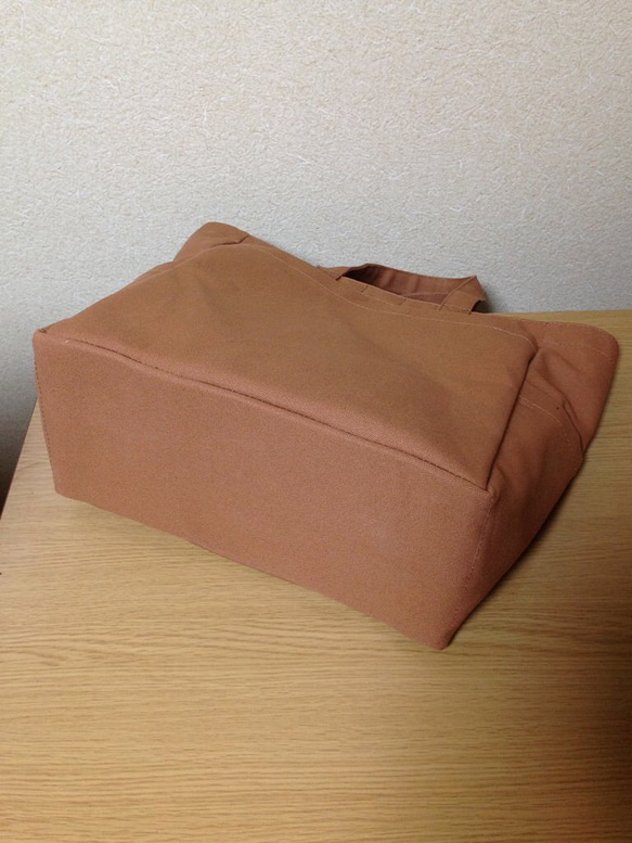 “盒子手提包”大尺寸“摩卡褐皮”帆布手提袋帆布倉敷市第8號 第7張的照片