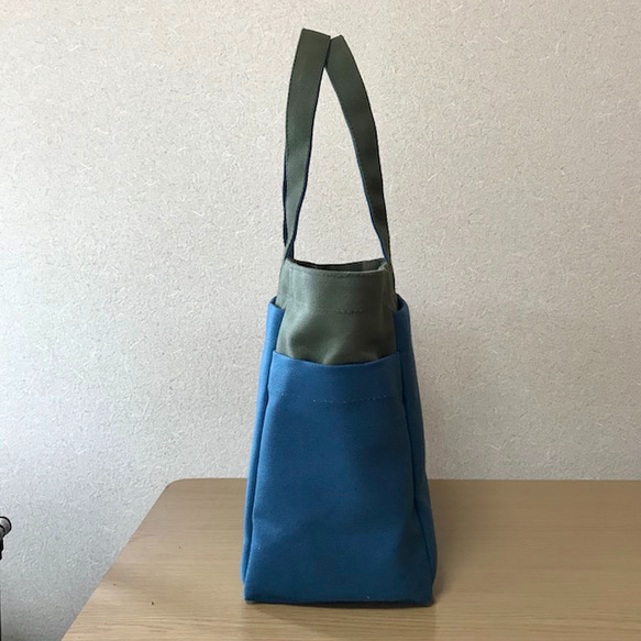 【訂購生產】“Box Tote”通勤手提包“Olive x Mineral Blue”帆布手提包Kurashiki Canvas 第3張的照片