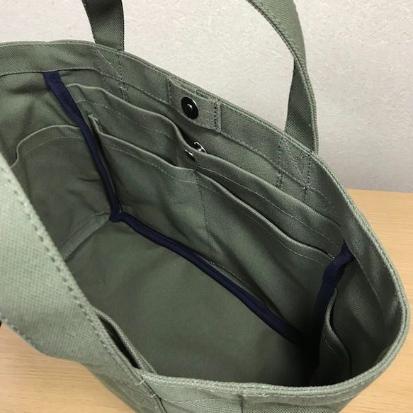 【訂購生產】“Pocket Tote”中號“Olive”帆布手提包Kurashiki Canvas No. 8 第7張的照片