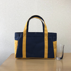 “Pocket Tote”水平尺寸“海軍 x 芥末”倉敷帆布 8 號和泉棉帆布 [定做] 第1張的照片