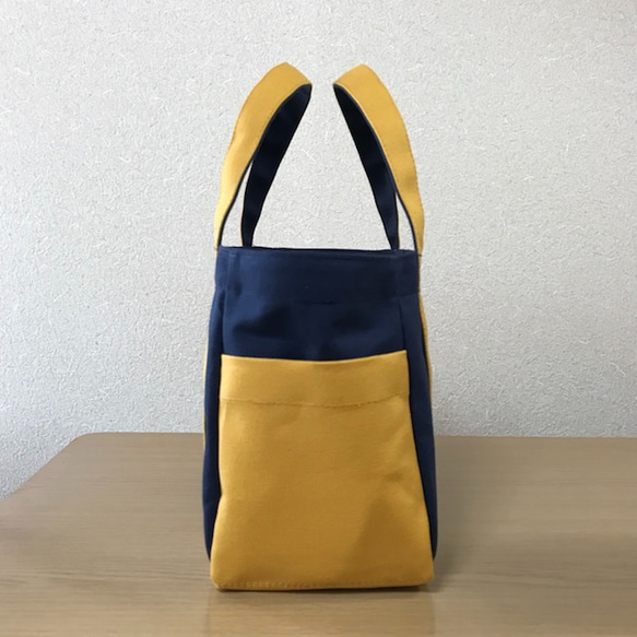 “Pocket Tote”水平尺寸“海軍 x 芥末”倉敷帆布 8 號和泉棉帆布 [定做] 第3張的照片