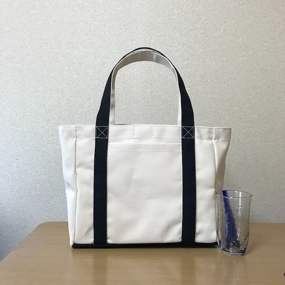軽いボックストート」中サイズ「生成り×ブラック(黒)」帆布