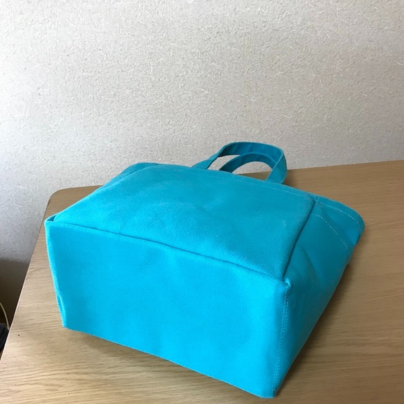 【訂購生產】“Box Tote”小號“Turquoise×Navy”帆布手提包Kurashiki Canvas No. 8 第7張的照片