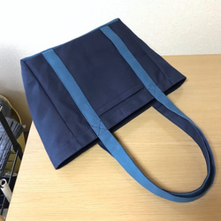 “燈箱手提包”中號“海軍藍（紺）×礦物藍”帆布手提包倉敷帆布8號[訂單製作] 第8張的照片
