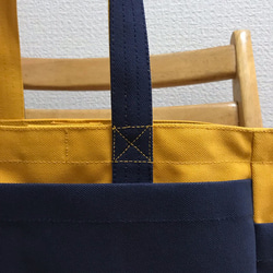 “Box tote”通勤手提包“mustard×navy（紺）”帆布手提包Kurashiki帆布Izumi棉帆布[訂單製作] 第8張的照片