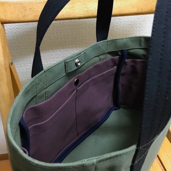 “ Pocket Tote”橫向尺寸“ Olive x黑色（黑色）x Azuki”帆布手提袋倉敷8號帆布[定做] 第7張的照片