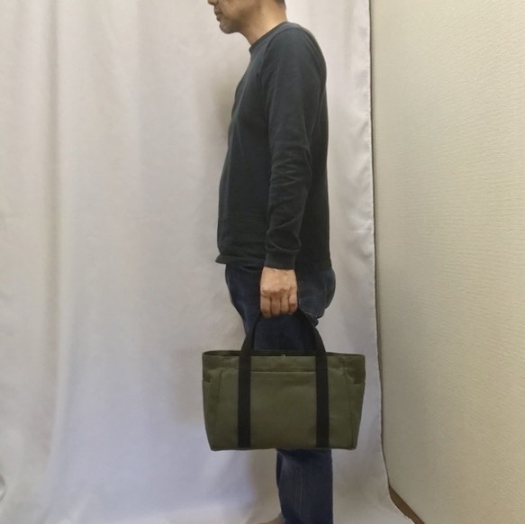 “ Pocket Tote”橫向尺寸“ Olive x黑色（黑色）x Azuki”帆布手提袋倉敷8號帆布[定做] 第3張的照片