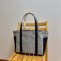 “Mixed tote”Commuter size“Grey x Black(black) x Off-white x Red” 第3張的照片