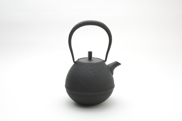 鉄瓶　Egg(大)　0.9L　空間鋳造　南部鉄器 2枚目の画像