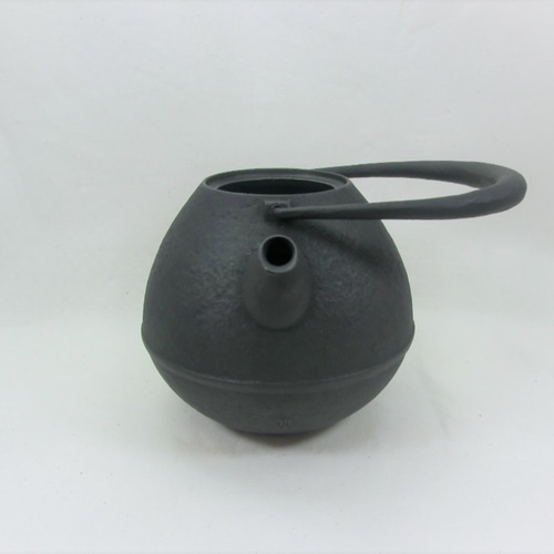 南部鉄器 空間鋳造 鉄瓶 Egg 大 黒 b85fe2702005017adcffc049bb964b