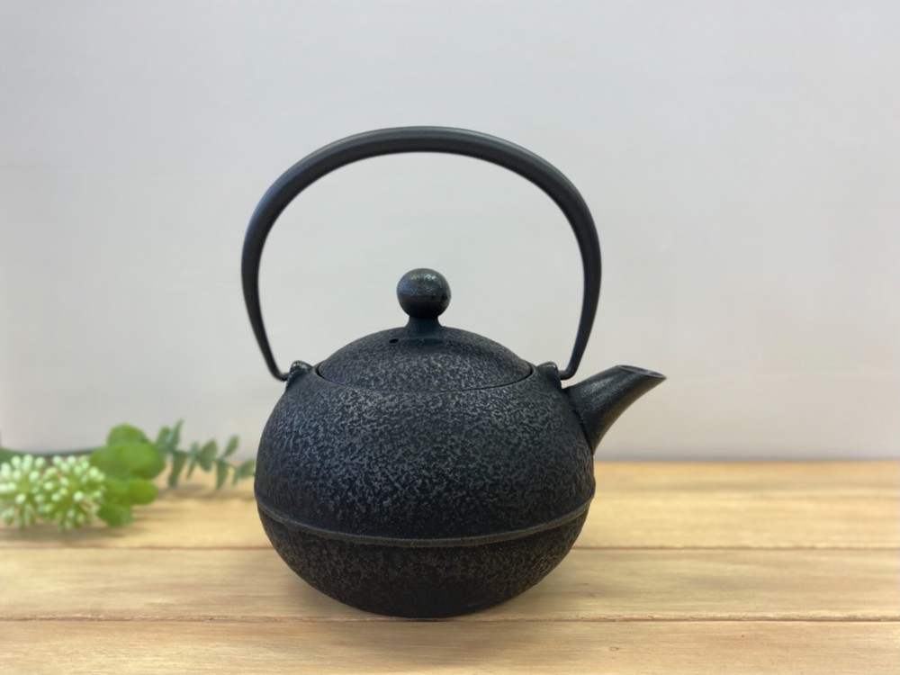 小さい鉄瓶　古いでさす 小さい鉄瓶 古いでさす 錆びたらどうする？南部鉄器のお手入れ方法