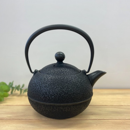 工房和秋 金野和秋作 南部鉄器 鉄瓶 唐菊2L ガス・IH対応 伝統的
