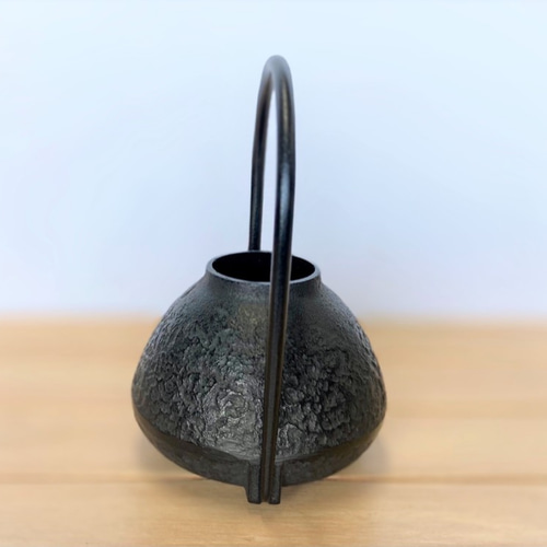 手付き花器 肌 南部鉄器 一輪挿し・花瓶・花器 水沢鋳物工業協同組合