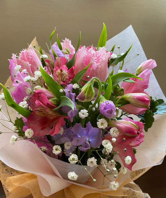 生花⭐︎  季節の花でおまかせブーケ(ピンク×パープル) 1枚目の画像