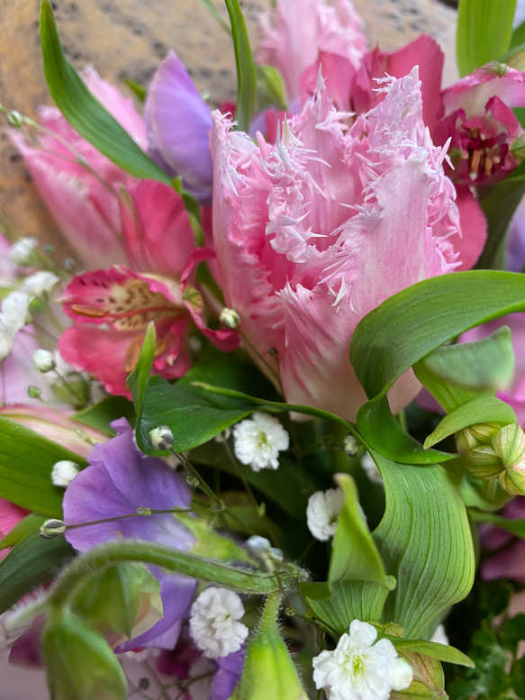 生花⭐︎  季節の花でおまかせブーケ(ピンク×パープル) 4枚目の画像