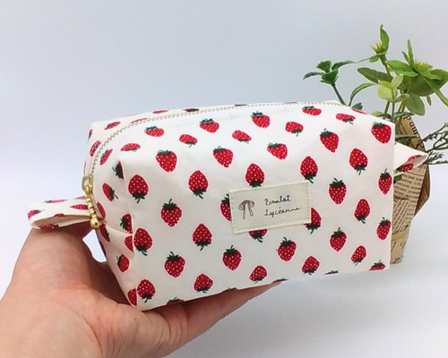 花柄ポーチ CIG_IMG009_f8a42cea-8c2c-4ceb-