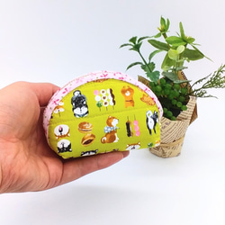 【再販】ミニポーチ☆柴犬と和菓子（黄緑）小銭入れ　イヤフォンケース 1枚目の画像