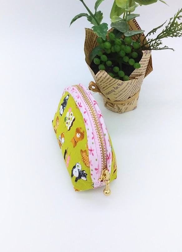 【再販】ミニポーチ☆柴犬と和菓子（黄緑）小銭入れ　イヤフォンケース 3枚目の画像